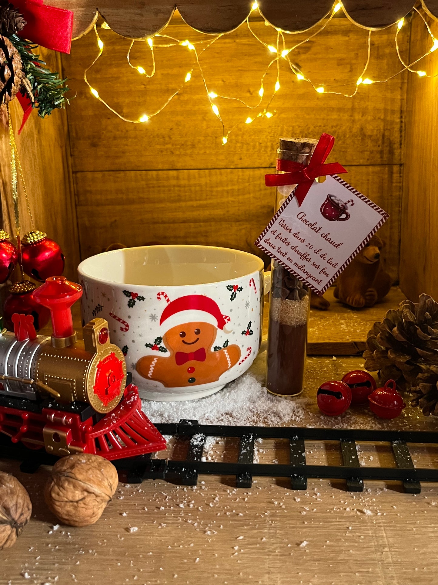 MUG/BOL AVEC FIOLE POUR PRÉPARATION DE CHOCOLAT CHAUD (bonhomme pain d'épices)