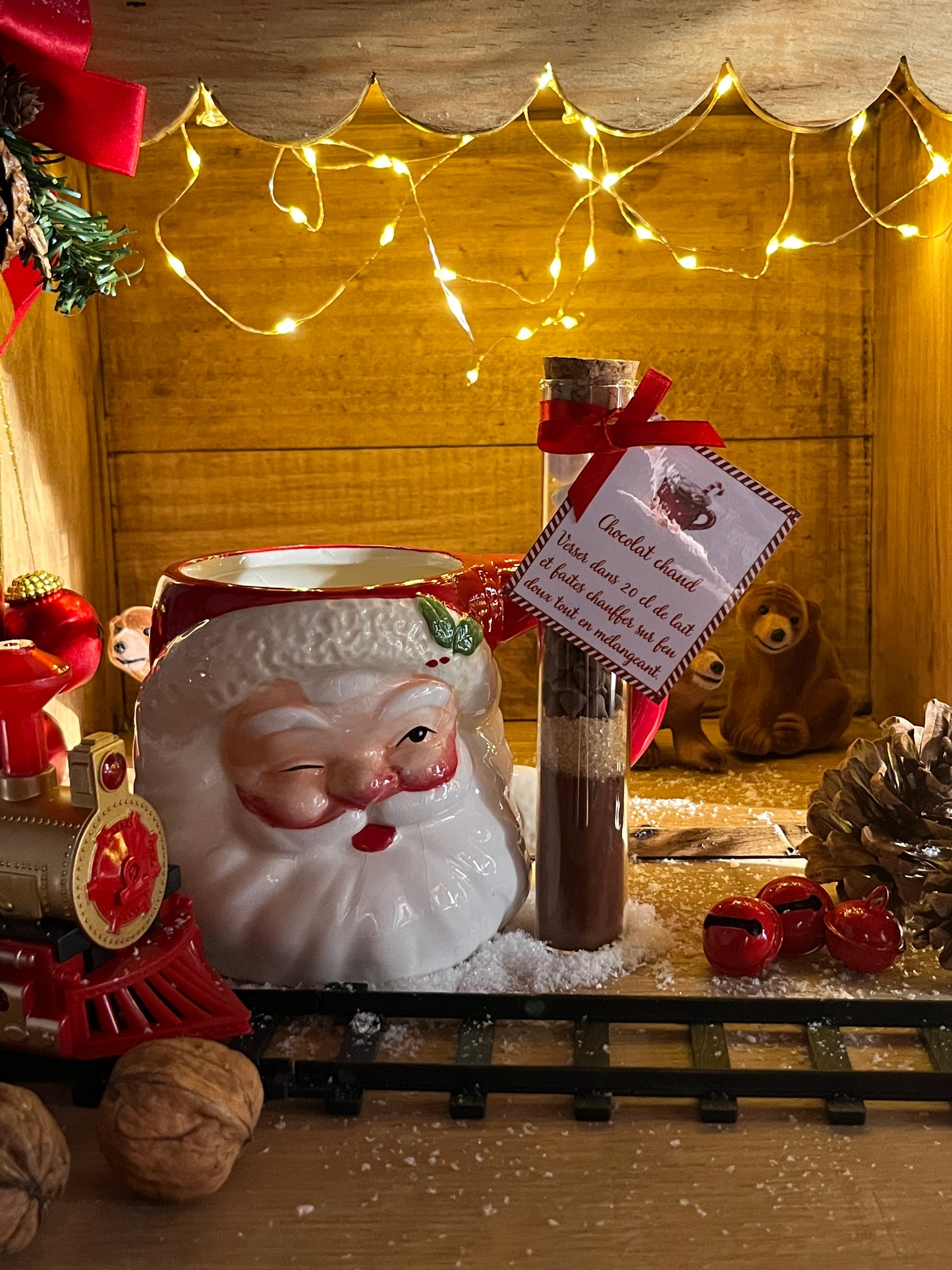 MUG (TETE DE PERE NOËL) AVEC FIOLE POUR PREPARATION DE CHOCOLAT CHAUD