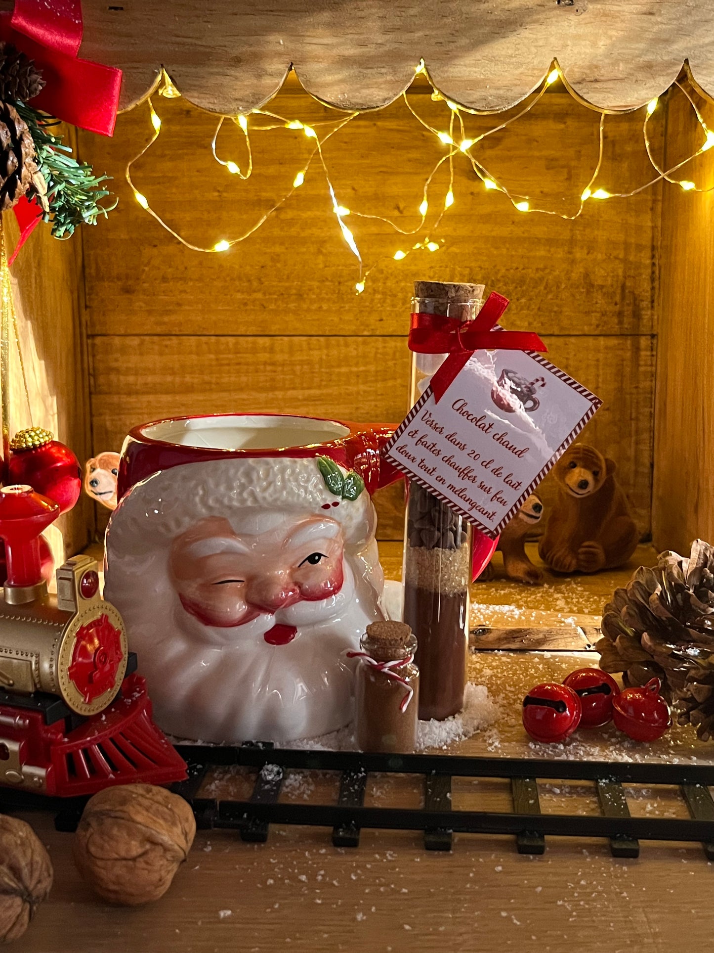 MUG (TETE DE PERE NOËL) AVEC FIOLE POUR PREPARATION DE CHOCOLAT CHAUD