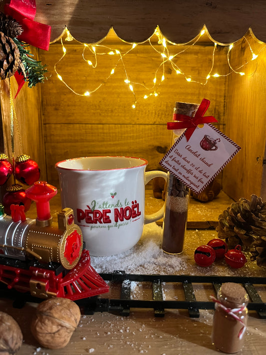 SUPERBE MUG (J'ATTENDS LE PERE NOEL) AVEC FIOLE POUR PREPARATION DE CHOCOLAT CHAUD