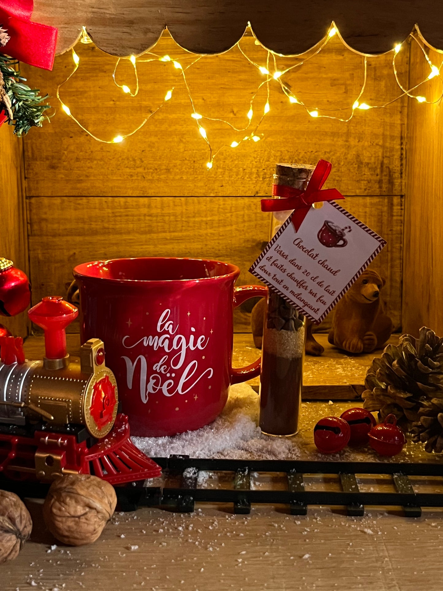 SUPERBE MUG (LA MAGIE DE NOÊL) AVEC FIOLE POUR PREPARATION DE CHOCOLAT CHAUD